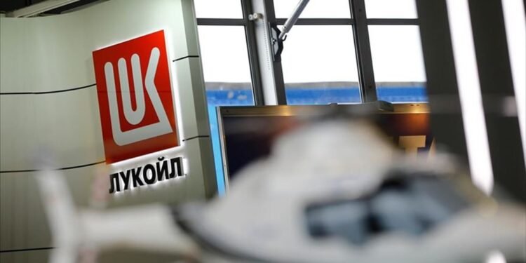 Lukoil, Shell’in Rusya’daki iştirakini satın alıyor