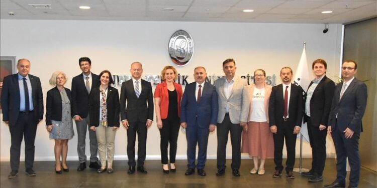 Ford Otosan çalışanları, “Elektrikli Araçlar Eğitim Programı”nı tamamladı
