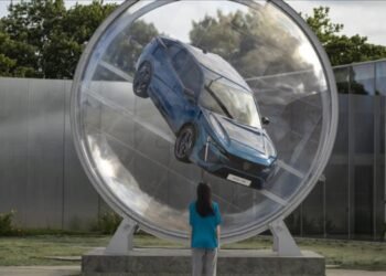 Yeni Peugeot 408, “küre” konseptiyle dikkat çekiyor