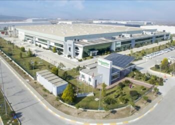 Schneider Electric’in Manisa’daki fabrikası Gold Level Sertifikası kazandı