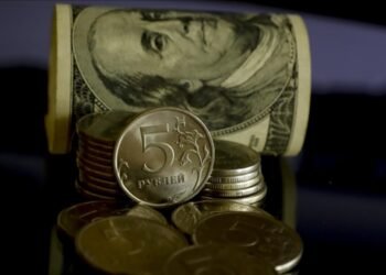 Rus rublesi değer kazanmaya devam ediyor