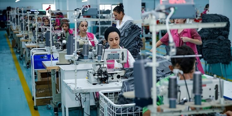 Hazır giyim ve konfeksiyonda 8 ayda rekor ihracat gerçekleşti