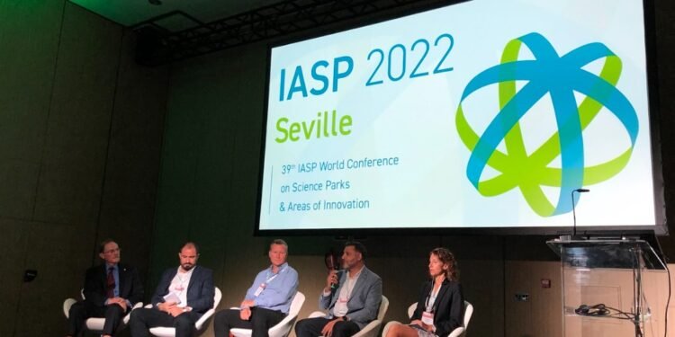 Teknopark İstanbul, Uluslararası Teknoparklar Birliği Konferansına katıldı