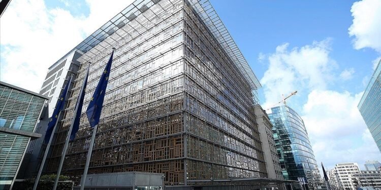 AB ülkeleri asgari ücretin belirlenmesinde iyileştirmeyi amaçlayan yasayı onayladı