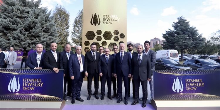 Sanayi ve Teknoloji Bakanı: “Yıllık altın imalatımız 40 tonun üzerinde”