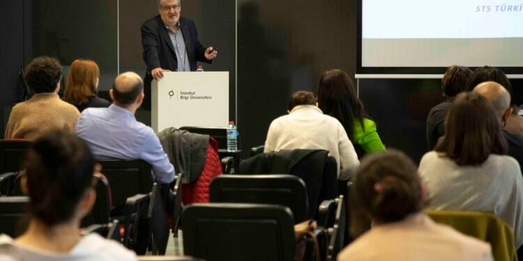 STS TURKEY 2022 Konferansı “STS Nedir?” temasıyla düzenlendi 