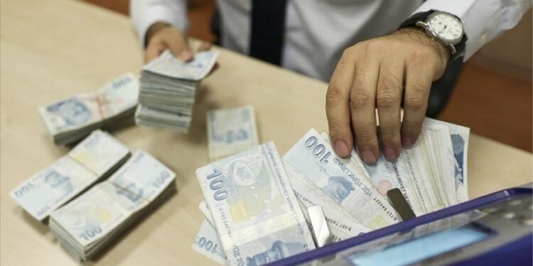Bankacılık sektörü kredi hacmi 7 trilyon lira oldu