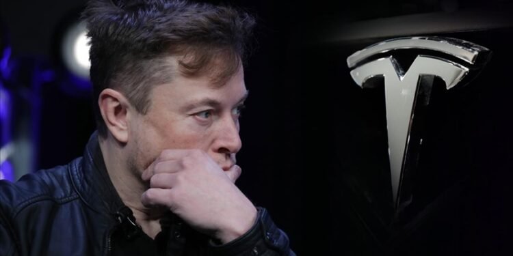 Elon Musk, 3,95 milyar dolarlık daha Tesla hissesi sattı