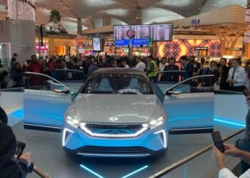 “Togg Konsept Akıllı Cihaz” İstanbul Havalimanı’nda yolcularla buluşuyor