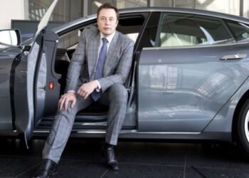 Elon Musk, 3,58 milyar dolarlık Tesla hissesi daha sattı