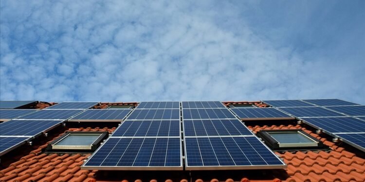 Tokyo’da yeni ev inşasında güneş paneli şartı aranacak