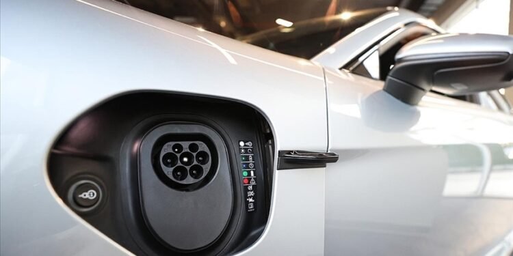 Batarya yatırımlarında rekabet derinleşiyor