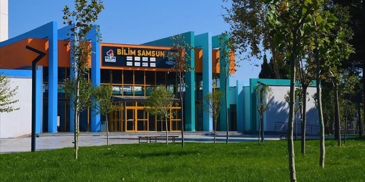 Samsun’da açılan bilim merkezleri öğrenci alımına başladı