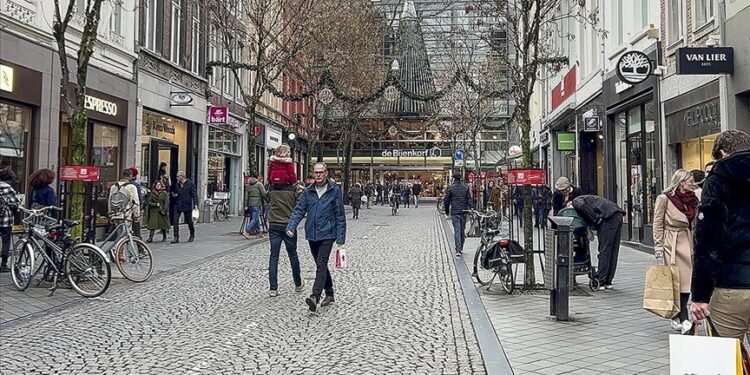 Hollanda’da dijitalleşme ile çok sayıda banka şube kapatmayı seçti