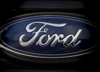 Ford, Köln’deki fabrikasında 3 bin 200 kişiyi işten çıkarmaya hazırlanıyor 