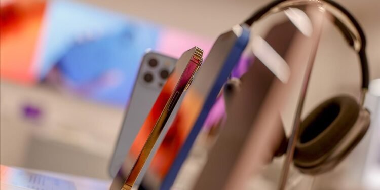 Cep telefonu alımına yönelik kredilerde vade 12 bin liraya yükseltildi