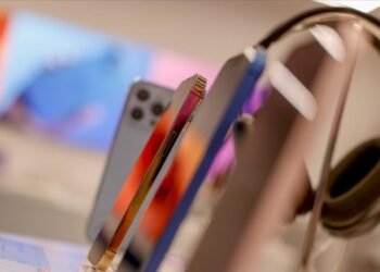 Cep telefonu alımına yönelik kredilerde vade 12 bin liraya yükseltildi