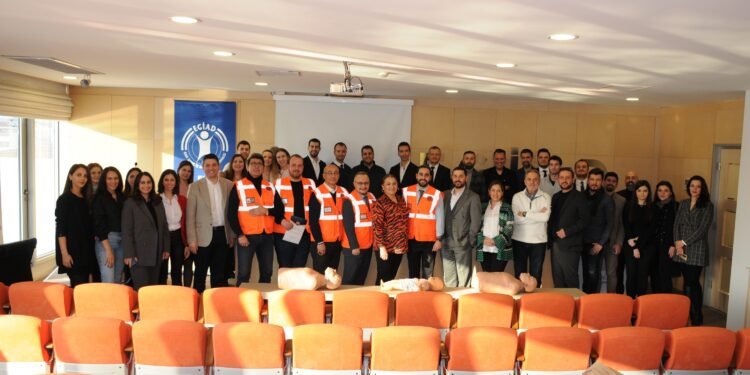 EGİAD’dan Deprem Sonrası İlk Yardım Eğitimi