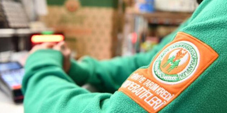 Deprem bölgesindeki Tarım Kredi Kooperatif marketlerinden seferberlik 