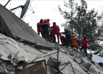 Hizmet-İş Sendikasından depremzedelere 3 milyon lira bağış