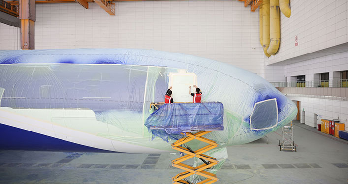 THY Teknik AŞ, IndiGo’ya kiralanan uçağın giydirme işlemlerine başladı