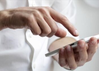 Cep telefonu ithalatında birim gümrük kıymetini yükseltecek tebliğ iptal edildi