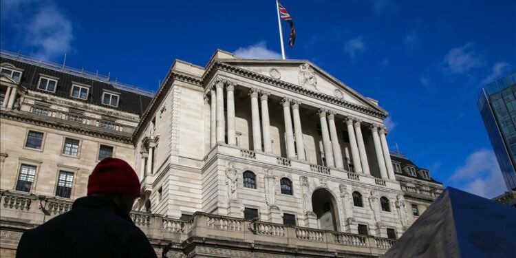 İngiltere Merkez Bankası politika faizini yükseltme kararı aldı