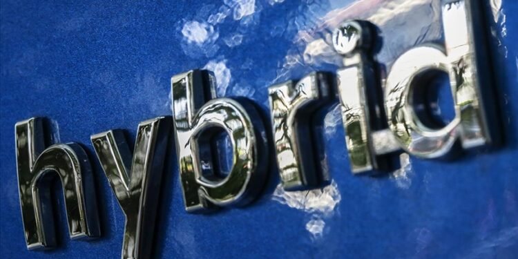 Hibrit araçlar için yakıt ekonomisi ve karbondioksit emisyonu etiketi hazırlandı