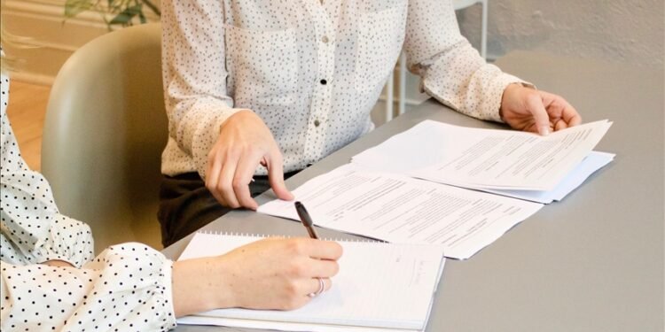 “Cinsiyete dayalı ücret farkının kapatılması küresel ekonomiye 7 trilyon dolarlık katkı sağlayabilir”