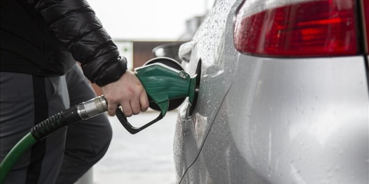 Almanya ve İtalya, benzinli ve dizel otomobillerin yasaklanması planına karşı çıktı