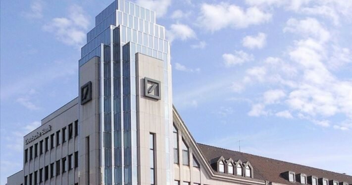 Deutsche Bank, Rus teknoloji merkezlerini kapatmaya hazırlanıyor
