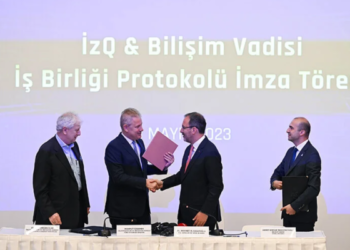 İzmir’de “İzQ ve Bilişim Vadisi İşbirliği Protokolü” imzalandı