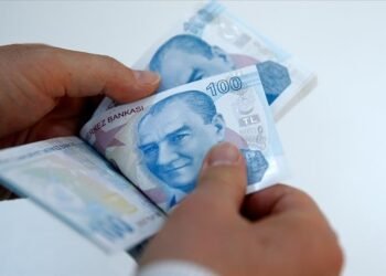 Yeni asgari ücret belli oldu: 11 bin 402 lira