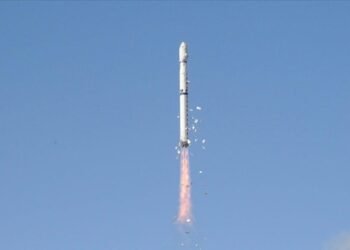 Çin, tek seferde 41 uyduyu uzaya yollayarak ulusal rekorunu kırdı