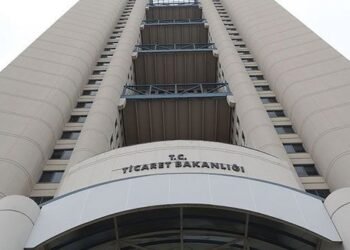 Ticaret Bakanı, bakan yardımcıları ve amirlerle ilk toplantısını yaptı