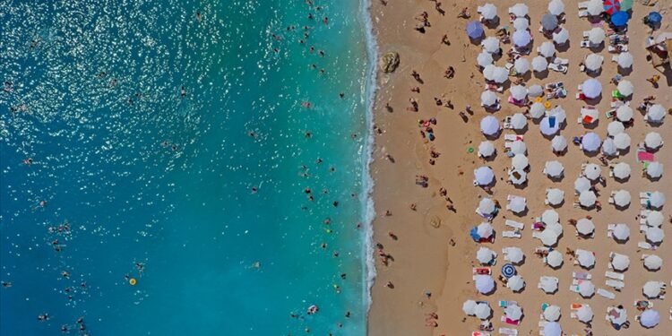 Türkiye’de turizm geliri yıllık bazda yüzde 23,1 arttı