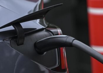 Şarj ağı işletmecilerine ağ oluşturmaları için 2024’e kadar süre verildi