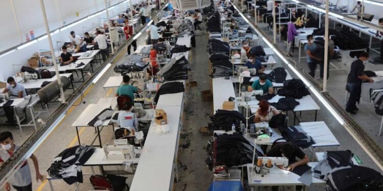 Türkiye’de kayıtlı işçilerin yüzde 85’i sendikasız