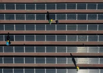 Bahreyn’deki “en büyük güneş enerjisi projesini” Türk firması üstlendi