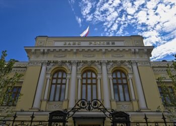Rusya Merkez Bankası politika faizini yüzde 12’ye yükseltti
