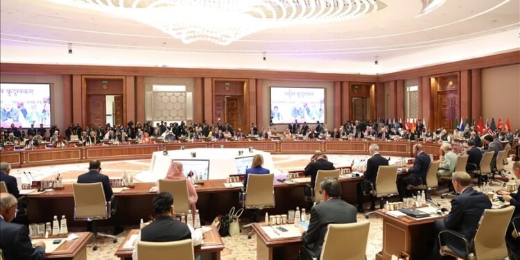 G20 ülkeleri, temiz enerjiyi artırmayı taahhüt etti