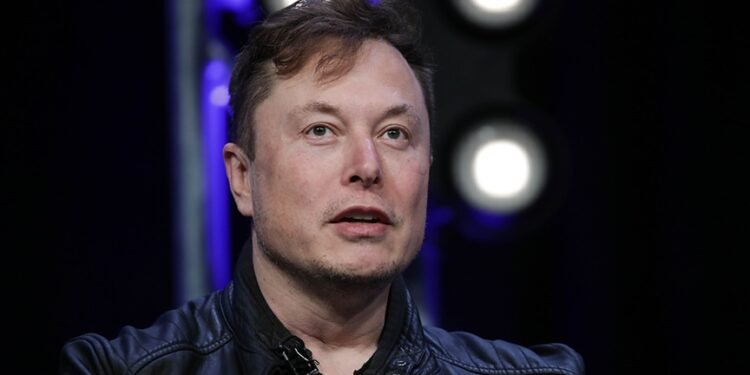 Elon Musk: “X platformu, tüm kullanıcılar için ücretli olabilir”