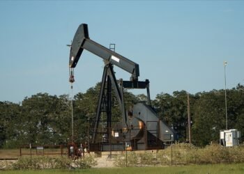 Küresel petrol arzı ağustosta günlük yaklaşık 280 bin varil arttı