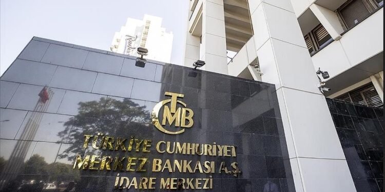 Merkez Bankası politika faizini 500 baz puan artırarak yüzde 30’a çıkardı
