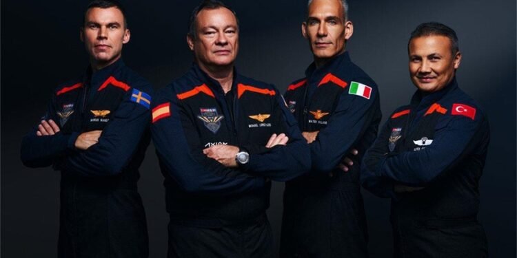 Ax-3 uzay yolcuları ilk basın toplantısını gerçekleştirdi