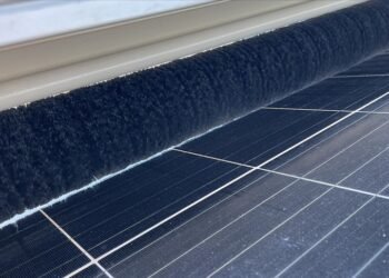 Trakya Üniversitesinde güneş panelleri için temizlik cihazı üretildi