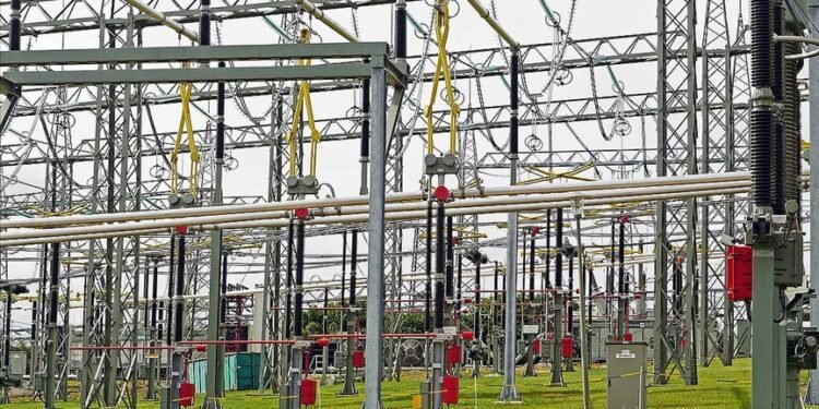 “AB’nin Elektrik Şebekesi için 584 Milyar Avro Yatırım Gerekiyor”