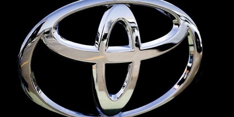 Toyota, 580 Bin Aracını Park Freni ve Ön Cam Arızası Nedeniyele Geri Çağırdı