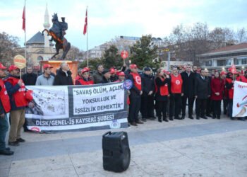 DİSK: “Adaletsiz Vergilerle Ekmeğimiz Küçülüyor”