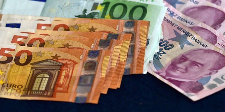 Euro/TL İlk Kez 32 Lirayı Gördü